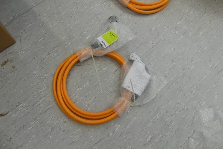 Fahrzeug Typ 2 Ladestecker (32A, 3-phasig)